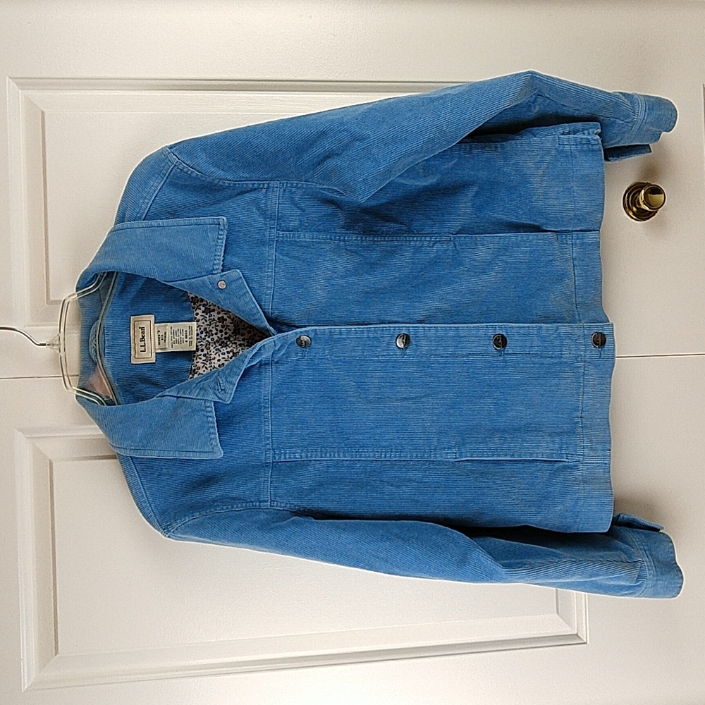 L. L. Bean Baby Blue Cotton Corduroy Jean Style LS Jacket Lined Stud Buttons